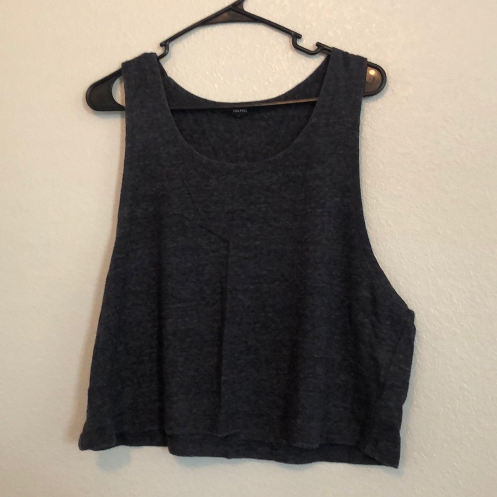 Women’s forever 21 dark grey crop top